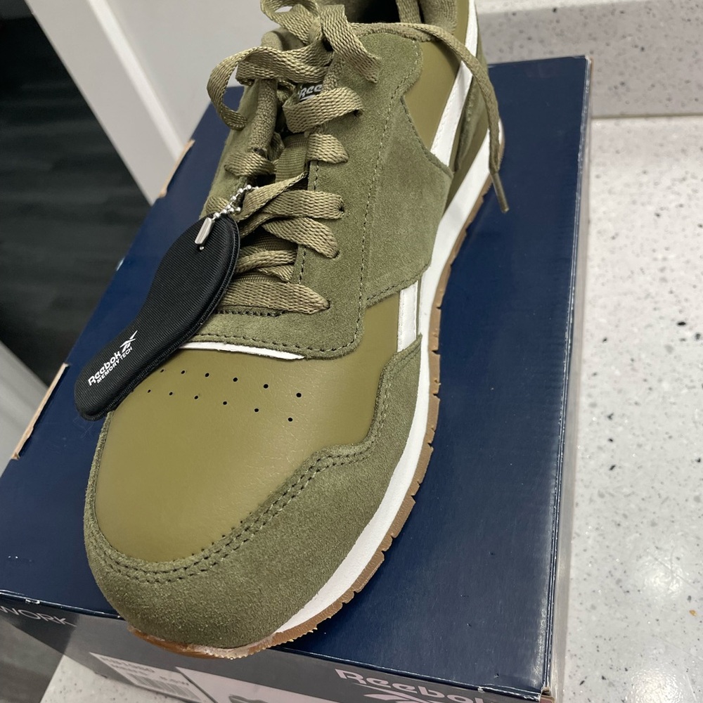Men’s Reebok